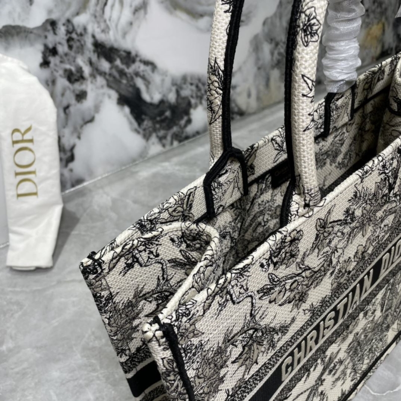 Dior Shopping Bags